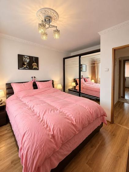 Apartament cu 3 camere semidecomandat în Bucur Obor