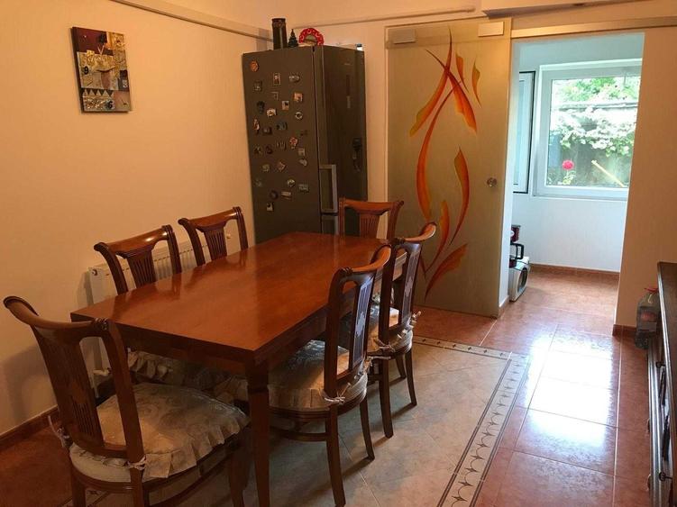 Apartament cu 3 camere decomandat în Aradului