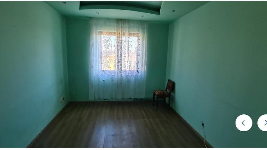 Casă individuală cu 6 camere în Central