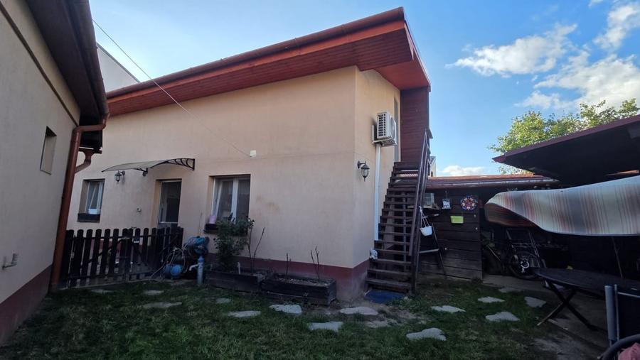 Casă individuală cu 3 camere cu Canalizare în 14 Mai