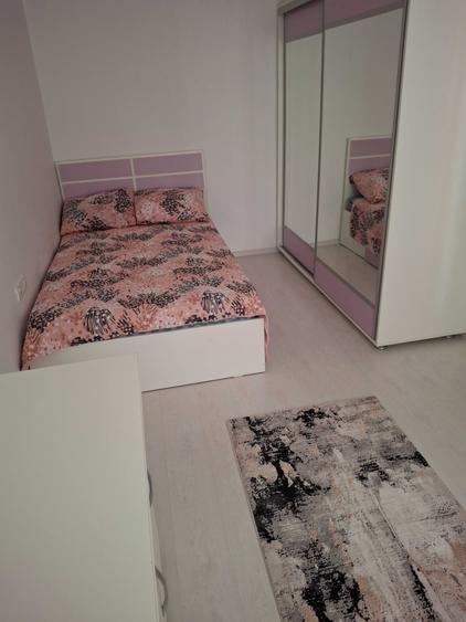 Apartament cu 3 camere semidecomandat în Tomis Nord