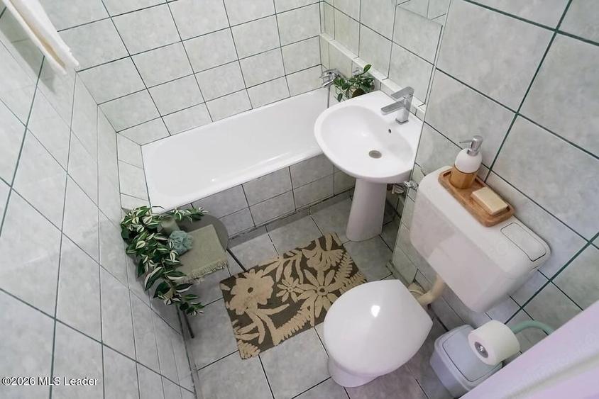 Apartament cu 4 camere semidecomandat în Drumul Taberei