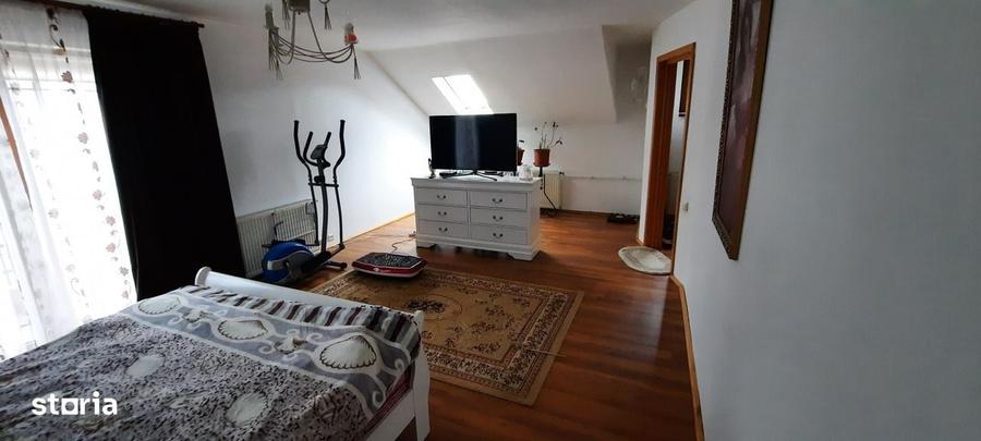 Casă cu 4 camere în Hudum