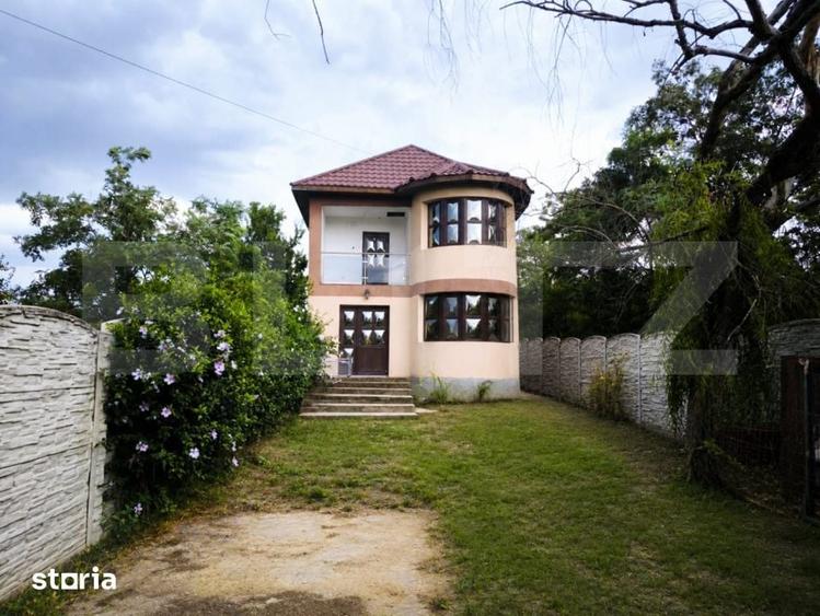 Casă cu 4 camere cu Teren 1200 Mp în Malu Mare