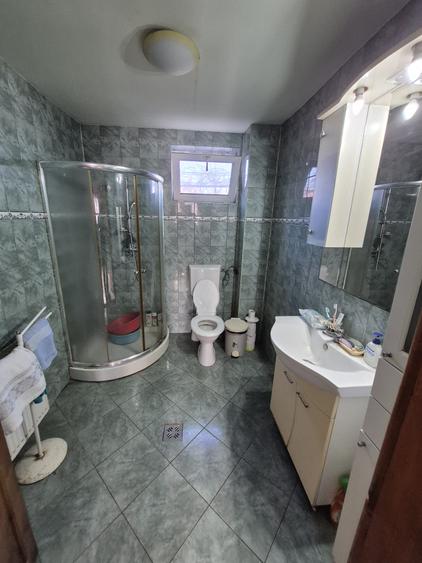 Casă individuală cu 5 camere cu Teren 195 Mp în Blejoi