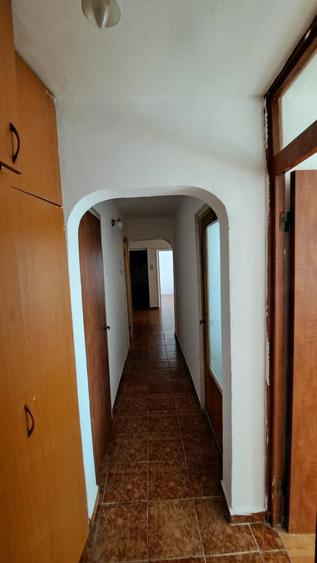 Apartament cu 3 camere decomandat în Crângași
