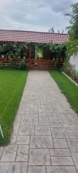 Casă cu 6 camere cu Teren 700 Mp în Aranghel
