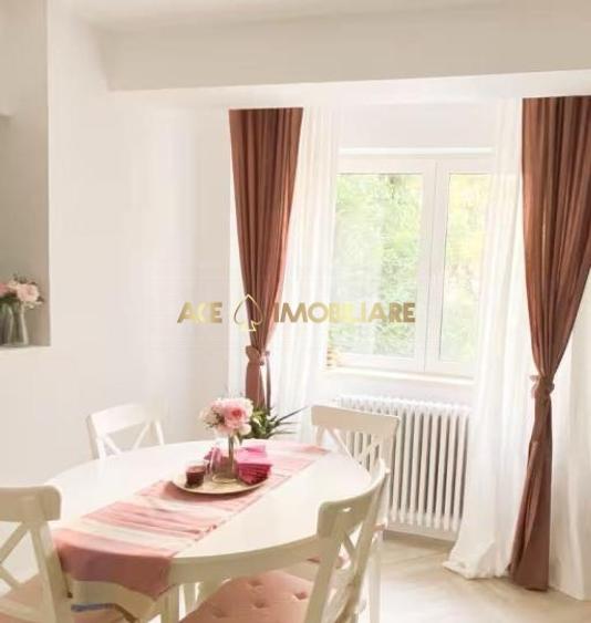 Apartament cu 3 camere decomandat, mobilat în Victoriei