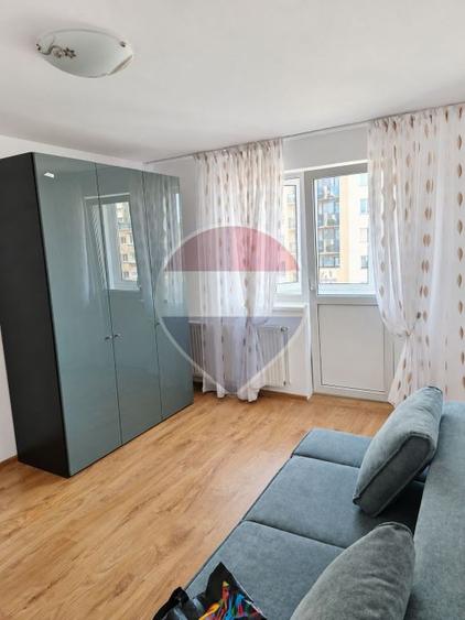 Apartament cu 3 camere decomandat în Griviței