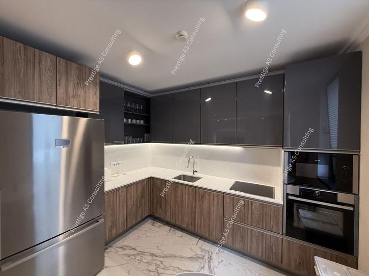 Apartament cu 3 camere semidecomandat, mobilat în Take Ionescu