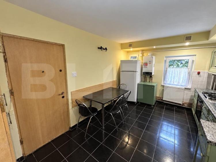 Apartament cu 3 camere decomandat, mobilat în Aradului