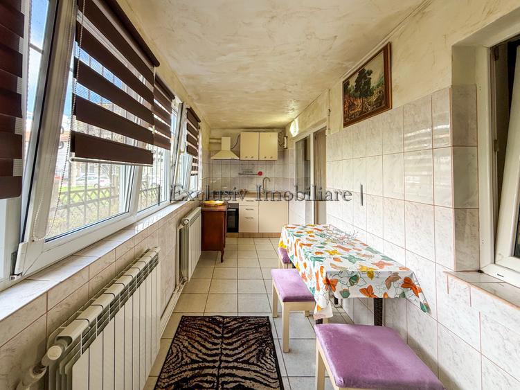 Apartament cu 3 camere decomandat, mobilat în Dacia