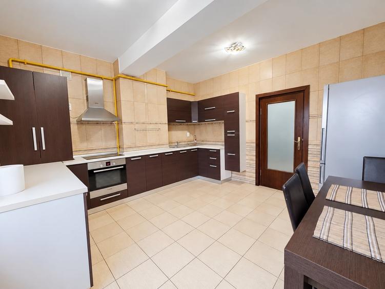 Apartament cu 2 camere decomandat în Faleză