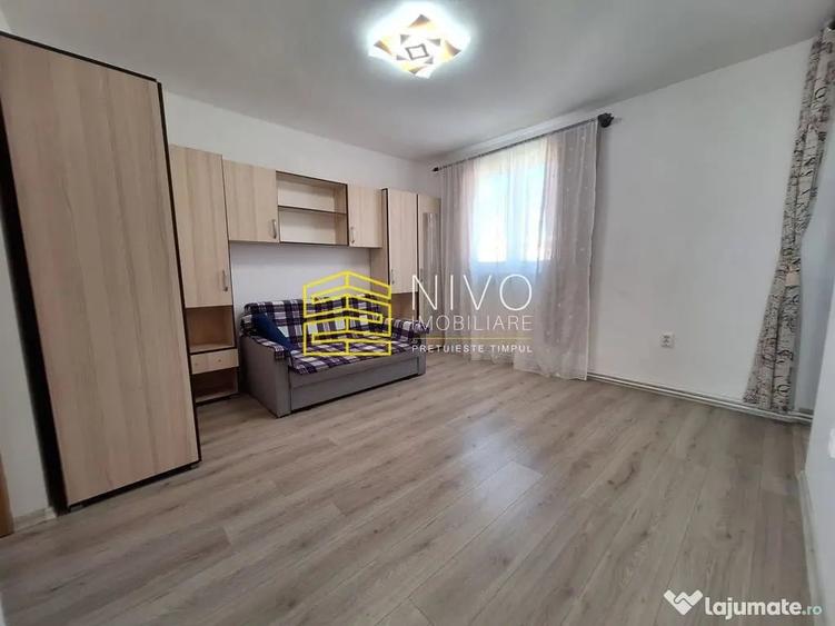 Apartament cu 3 camere semidecomandat în Ady