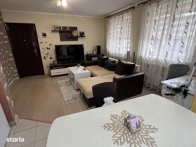 Apartament cu 3 camere în Unirea