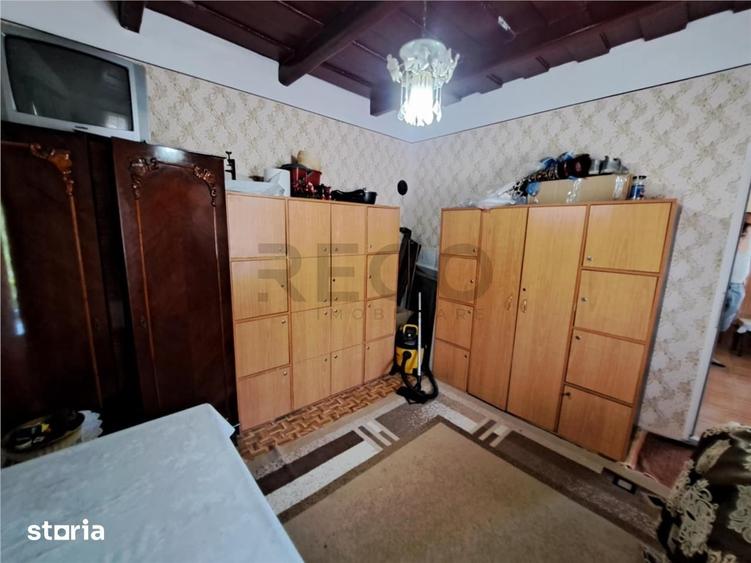 Casă cu 4 camere cu Teren 1439 Mp în Central