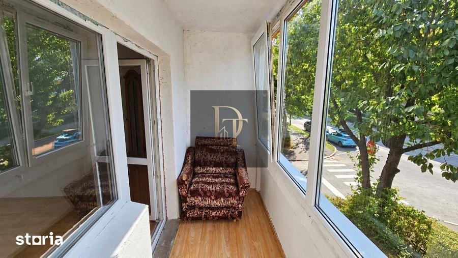 Apartament cu 2 camere decomandat în Tractorul