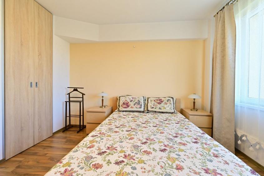 Apartament cu 3 camere semidecomandat în Sala Palatului
