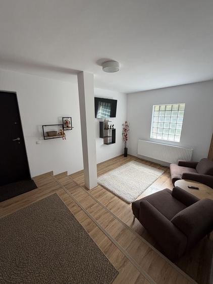 Apartament cu 3 camere decomandat în Micro 3