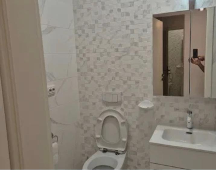 Apartament cu 2 camere decomandat în Sisești