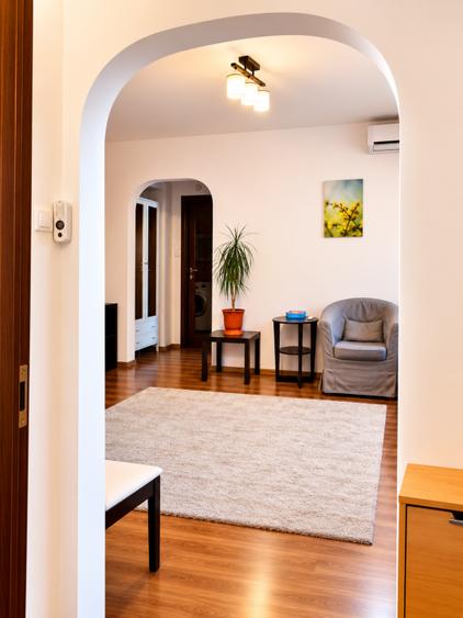 Apartament cu 2 camere semidecomandat în Pajura