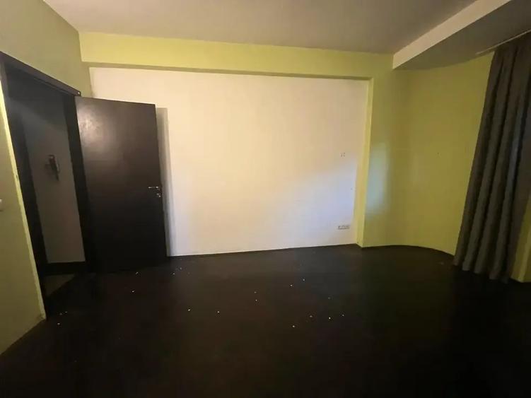 Apartament cu 2 camere semidecomandat în Romană