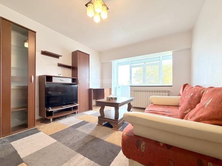 Apartament cu 3 camere decomandat de inchriat in Faleza Nord | Parcare inclusa