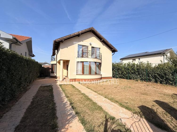 Casă individuală cu 4 camere cu Canalizare în Sântandrei