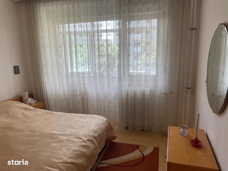 Apartament cu 3 camere decomandat în Doamna Ghica