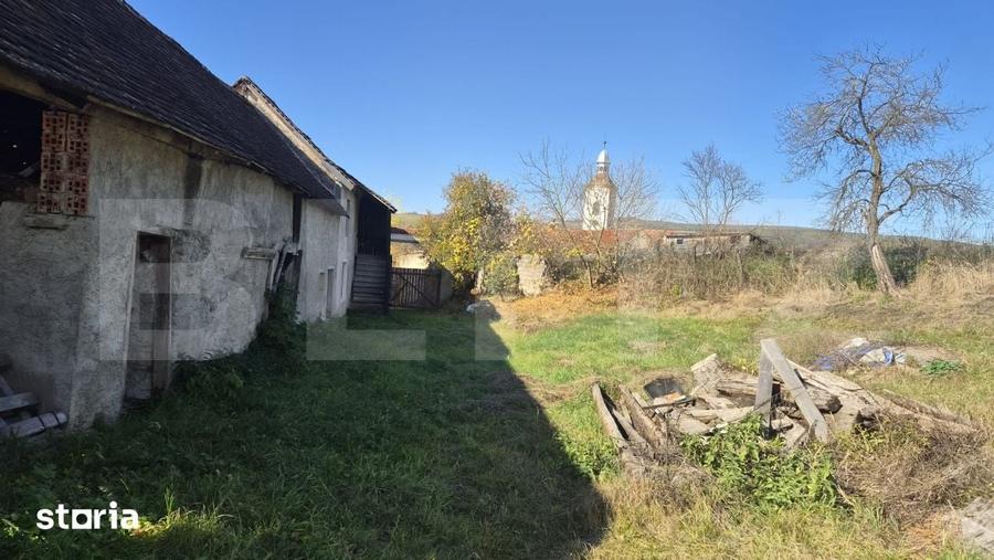 Casă cu 3 camere cu Teren 4800 Mp în Central