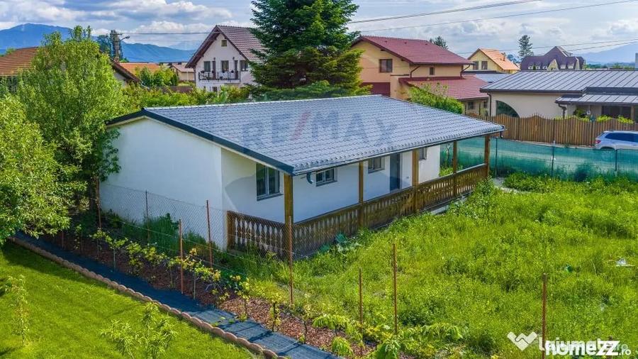 Casă cu 7 camere cu Teren 1007 Mp în Stupini
