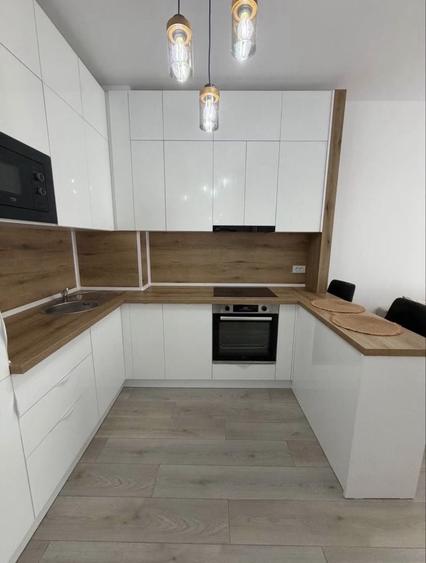 Apartament cu 2 camere în Baza 3