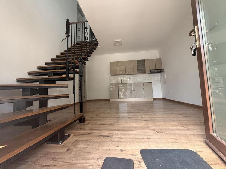 Casă cu 4 camere cu Teren 300 Mp în Ultracentral
