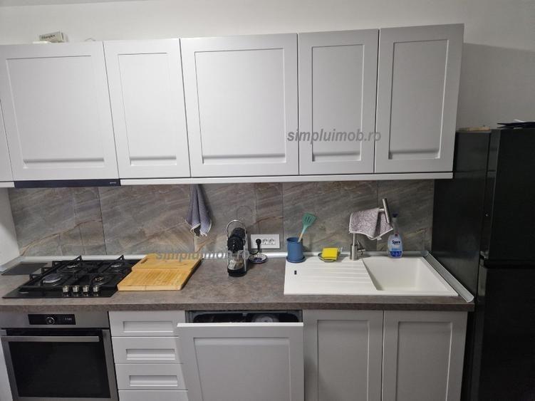 Apartament cu 3 camere decomandat, mobilat în Tei