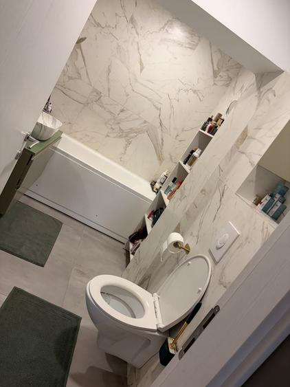 Apartament cu 4 camere decomandat în Central