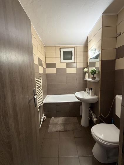 Apartament cu 3 camere decomandat în Obcini