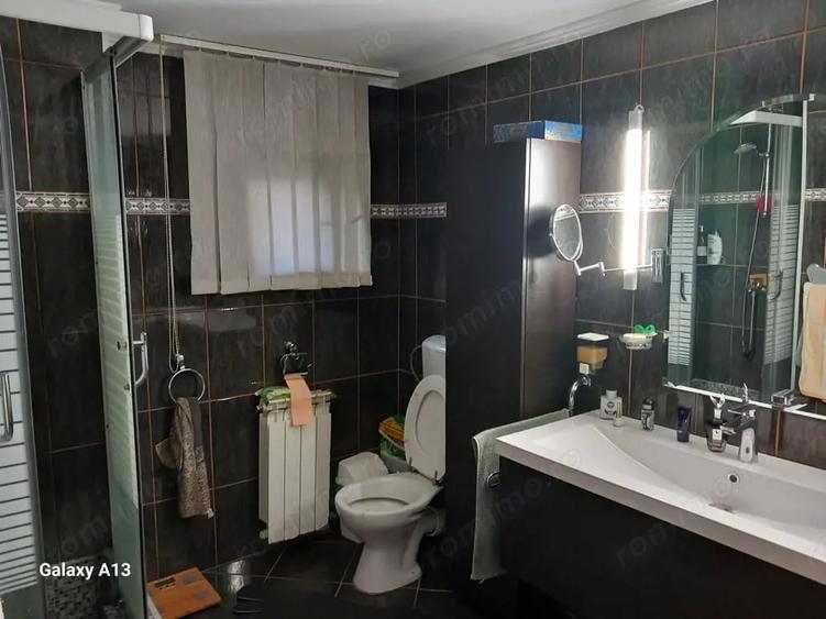 Casă cu 4 camere cu Teren 355 Mp în Botizului