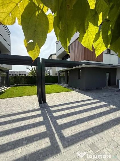 Casă cu 5 camere cu Teren 60 Mp în Pipera