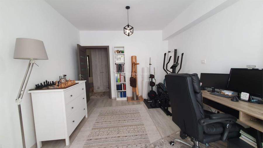 Apartament cu 3 camere decomandat în Burdujeni