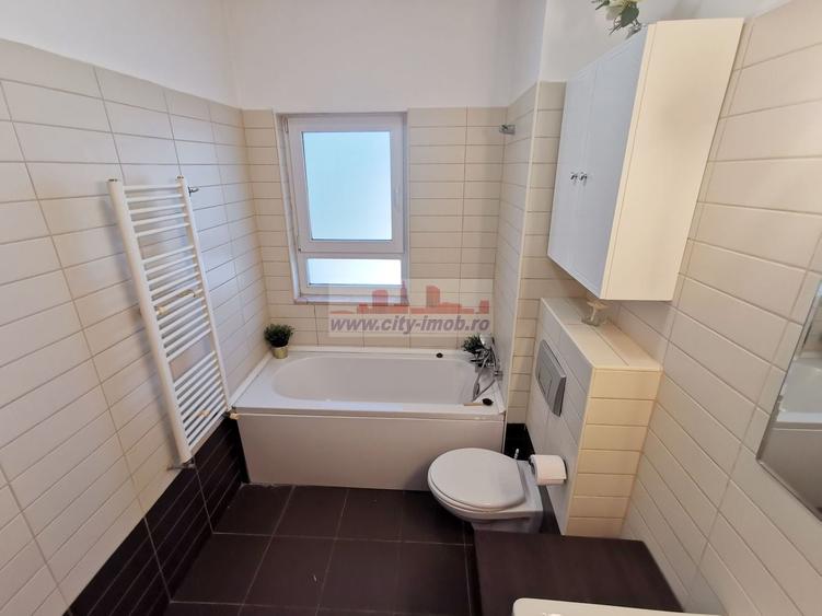 Apartament cu 3 camere decomandat în Băneasa