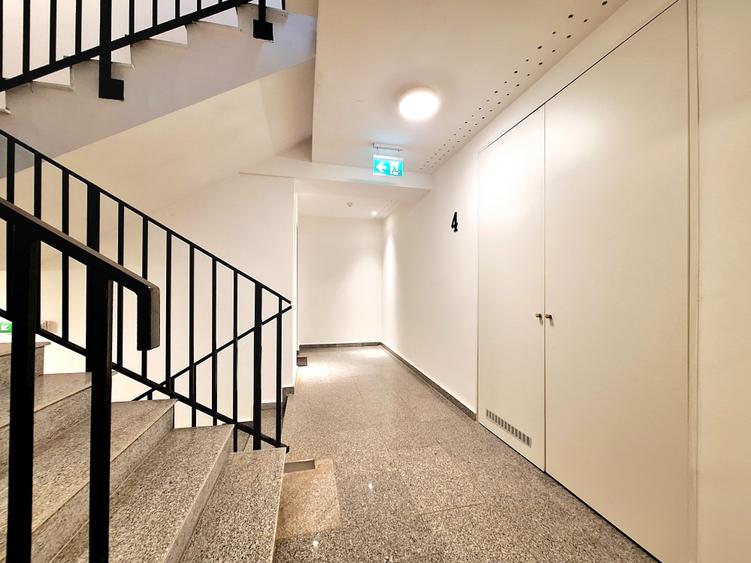 Apartament cu 3 camere decomandat în Băneasa