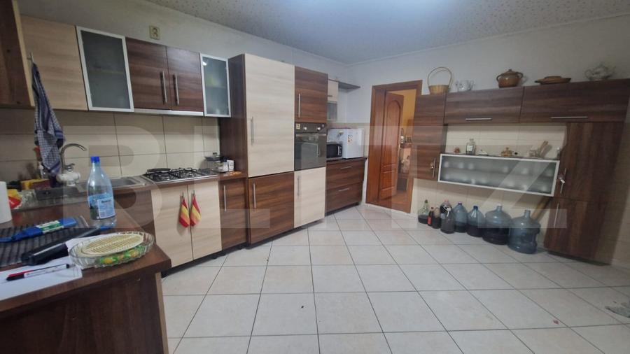 Casă individuală cu 4 camere cu Canalizare în Bartolomeu