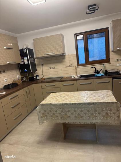 Casă cu 4 camere în Săsar