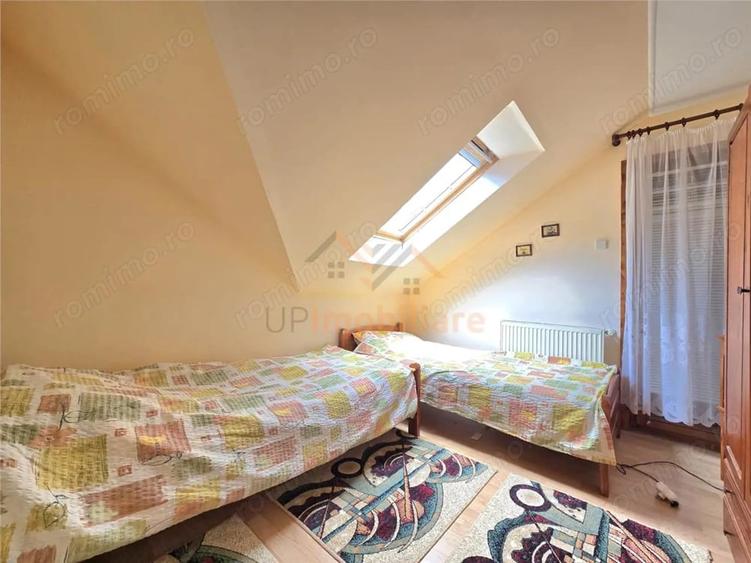 Casă cu 6 camere cu Teren 1761 Mp în Izlaz