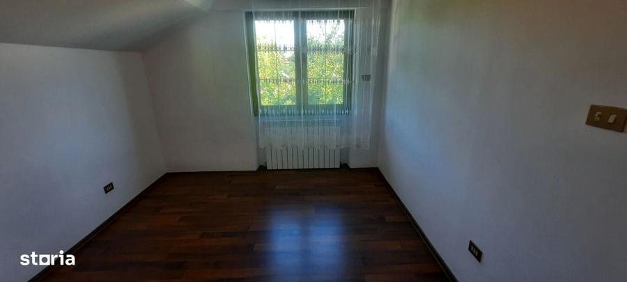 Casă cu 4 camere în Dancu
