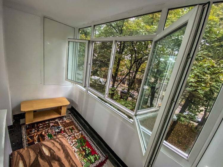 Apartament cu 3 camere decomandat în Albești