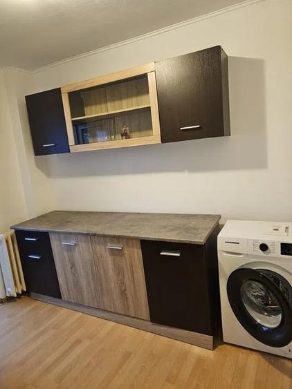 Apartament cu 1 camera, decomandat, zona Baza 3 - 3