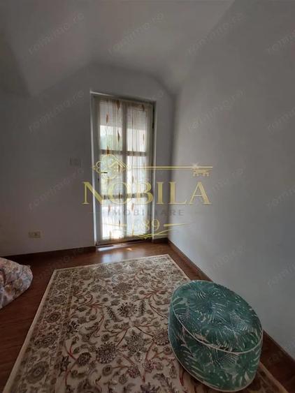 Casă cu Teren 4200 Mp în Livezi