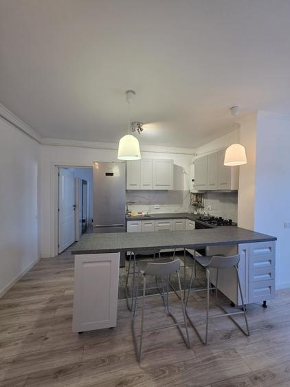 Apartament cu 3 camere decomandat în Florești