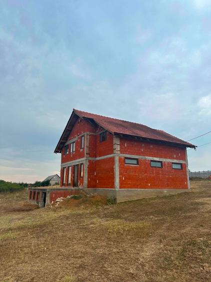 Casă cu 3 camere în Păușa